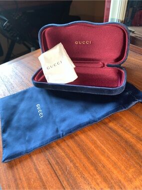 Gucci glasses case, velvet blue with cloth and dust bag